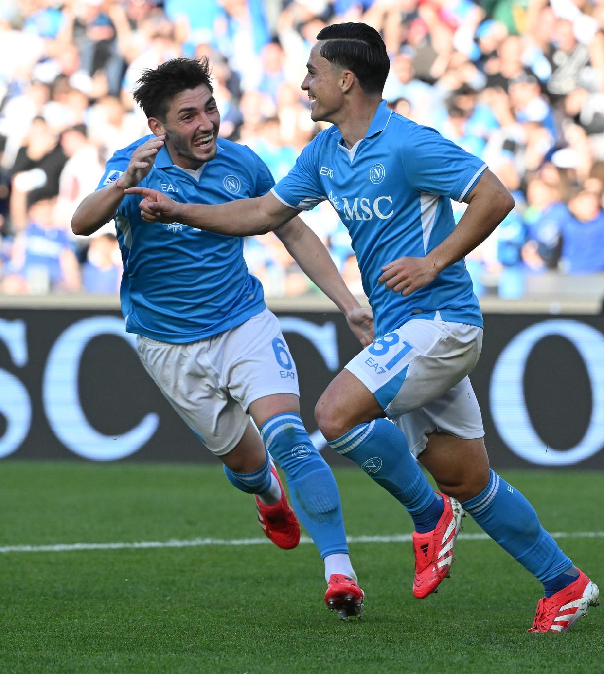 od体育官方-佛罗伦萨球员个个状态火爆,轻松击败对手