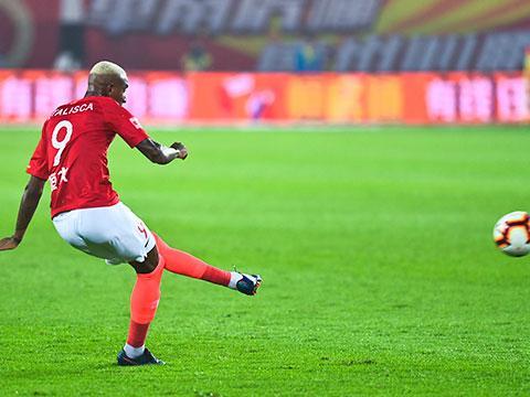 od体育官网入口-土耳其球员发挥稳健,轻松获胜